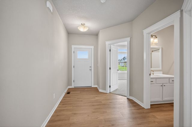 570 SE Hollow Court, West Des Moines, IA 50265