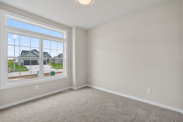 570 SE Hollow Court, West Des Moines, IA 50265