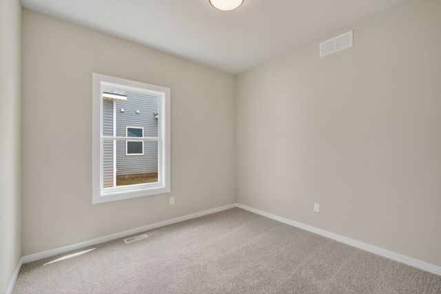 570 SE Hollow Court, West Des Moines, IA 50265