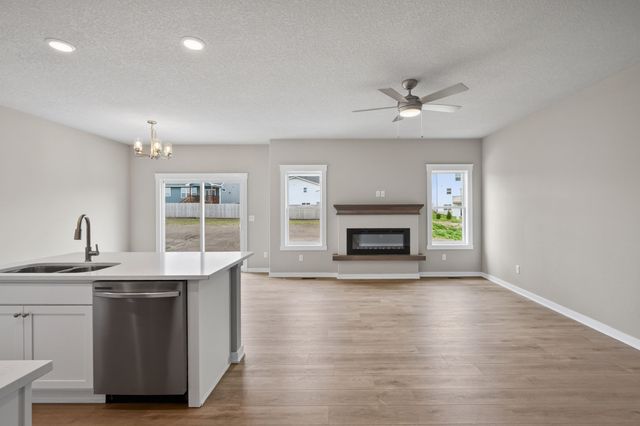 570 SE Hollow Court, West Des Moines, IA 50265