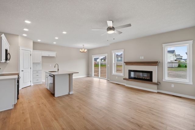 570 SE Hollow Court, West Des Moines, IA 50265