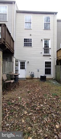 1874 TIGER LILY CIR, Woodbridge, VA 22192