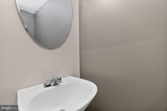 1874 TIGER LILY CIR, Woodbridge, VA 22192