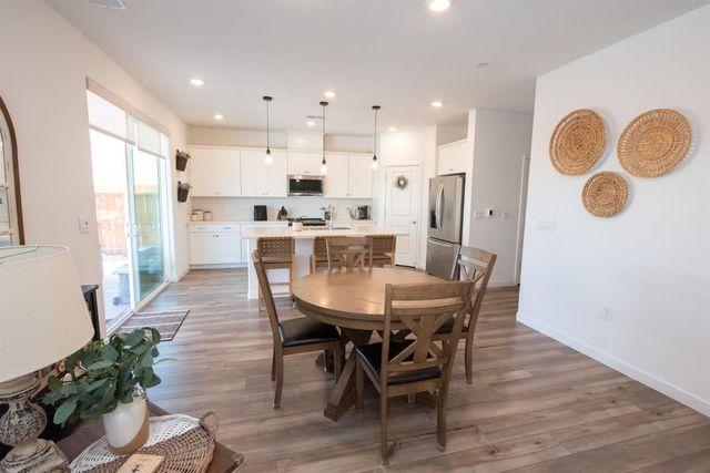 8758 Hg Madrigal Way, Elk Grove, CA 95624