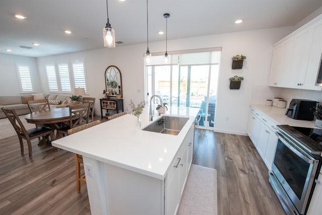 8758 Hg Madrigal Way, Elk Grove, CA 95624