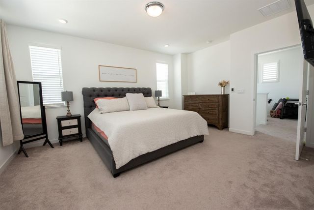 8758 Hg Madrigal Way, Elk Grove, CA 95624