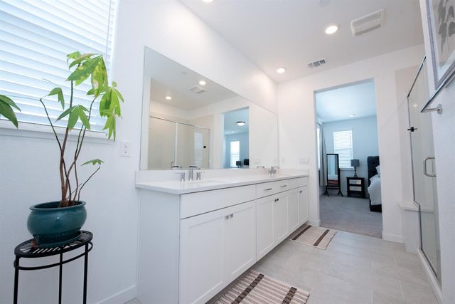 8758 Hg Madrigal Way, Elk Grove, CA 95624