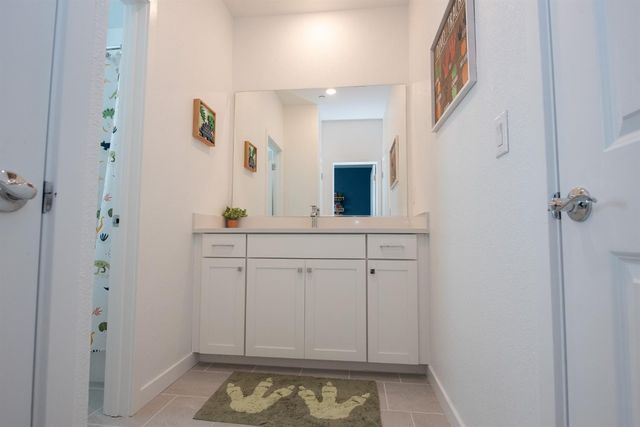 8758 Hg Madrigal Way, Elk Grove, CA 95624