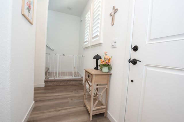 8758 Hg Madrigal Way, Elk Grove, CA 95624