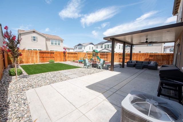 8758 Hg Madrigal Way, Elk Grove, CA 95624