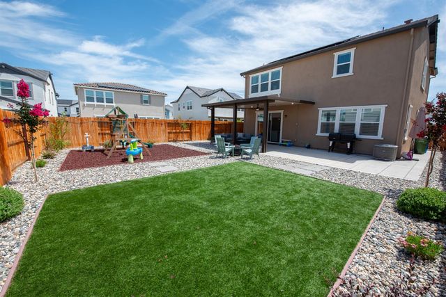 8758 Hg Madrigal Way, Elk Grove, CA 95624