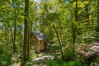 833 Helmsburg Road, Nashville, IN 47448