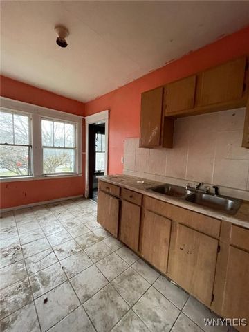 115 Stratford Road, Buffalo, NY 14216