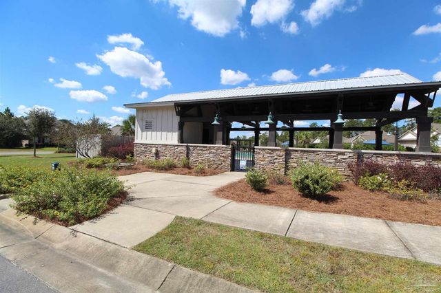 10988 Coues Dr, Pensacola, FL 32526