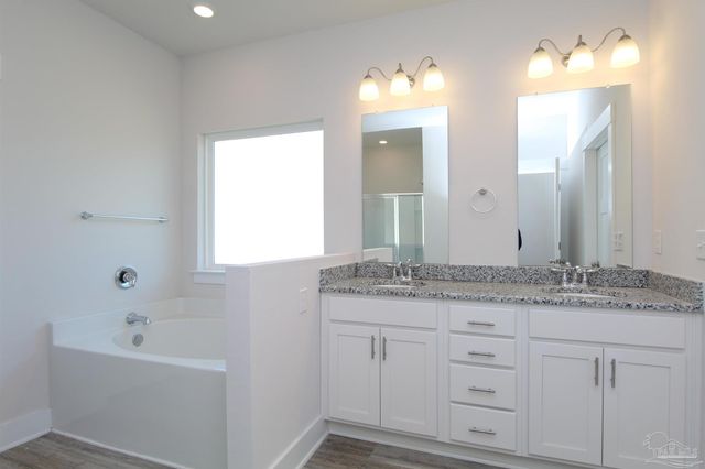 10988 Coues Dr, Pensacola, FL 32526