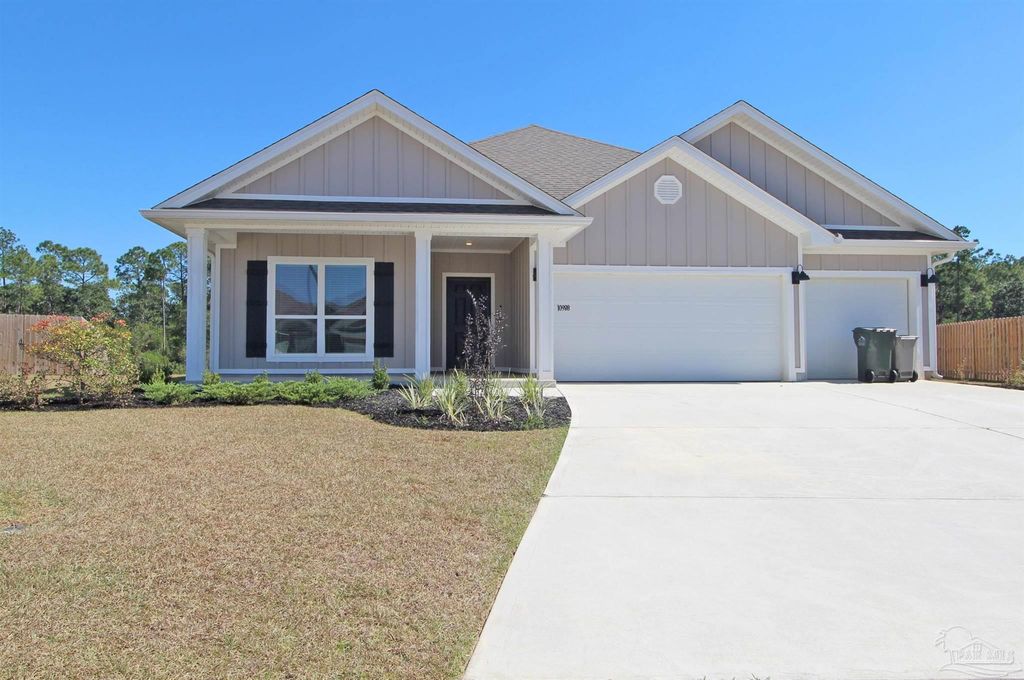 10988 Coues Dr, Pensacola, FL 32526