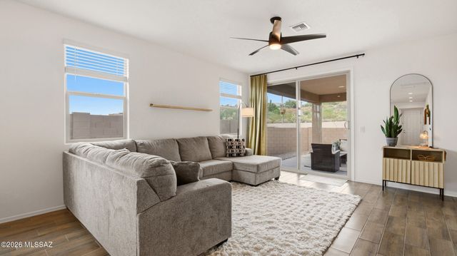 10071 S Rolling Water Drive, Vail, AZ 85641