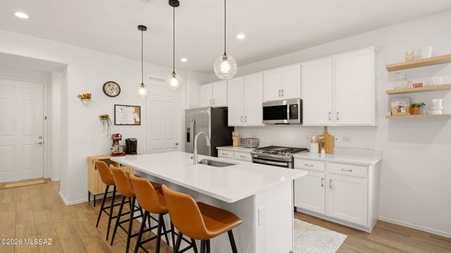 10071 S Rolling Water Drive, Vail, AZ 85641
