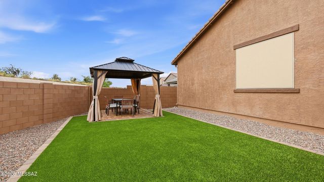 10071 S Rolling Water Drive, Vail, AZ 85641