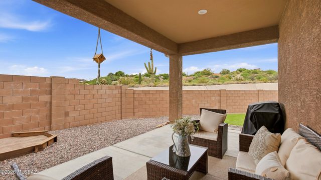10071 S Rolling Water Drive, Vail, AZ 85641