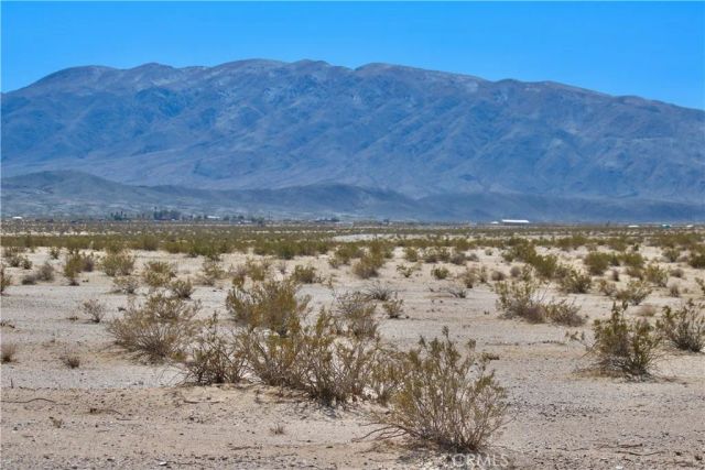 5 Topaz, 29 Palms, CA 92277