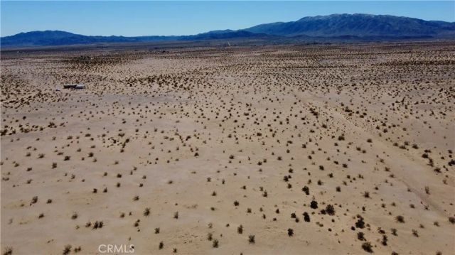 5 Topaz, 29 Palms, CA 92277