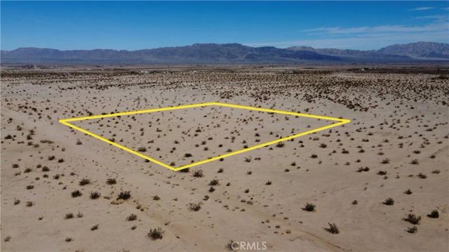 5 Topaz, 29 Palms, CA 92277