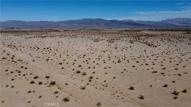 5 Topaz, 29 Palms, CA 92277