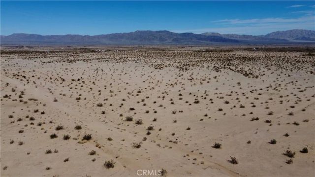 5 Topaz, 29 Palms, CA 92277