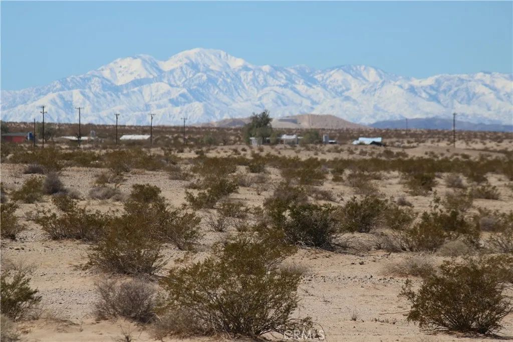 5 Topaz, 29 Palms, CA 92277