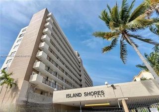 2903 N Miami Beach Blvd 906, North Miami Beach, FL 33160