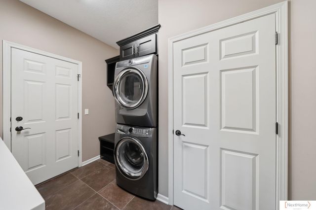 9014 Whispering Wind Road, Lincoln, NE 68512