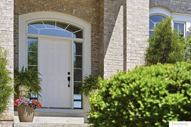 9014 Whispering Wind Road, Lincoln, NE 68512