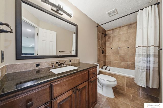 9014 Whispering Wind Road, Lincoln, NE 68512