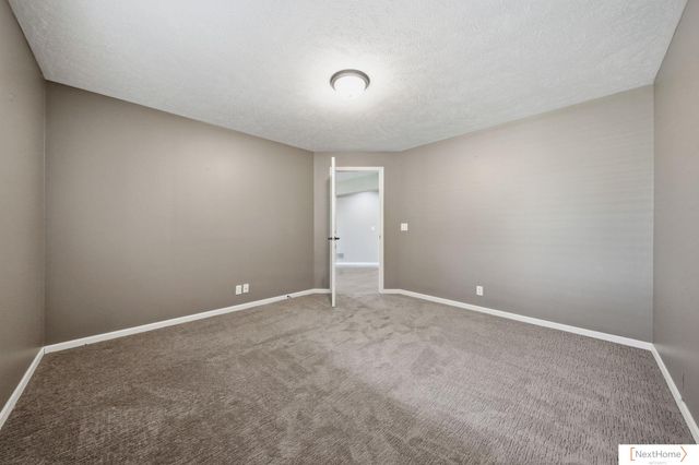9014 Whispering Wind Road, Lincoln, NE 68512