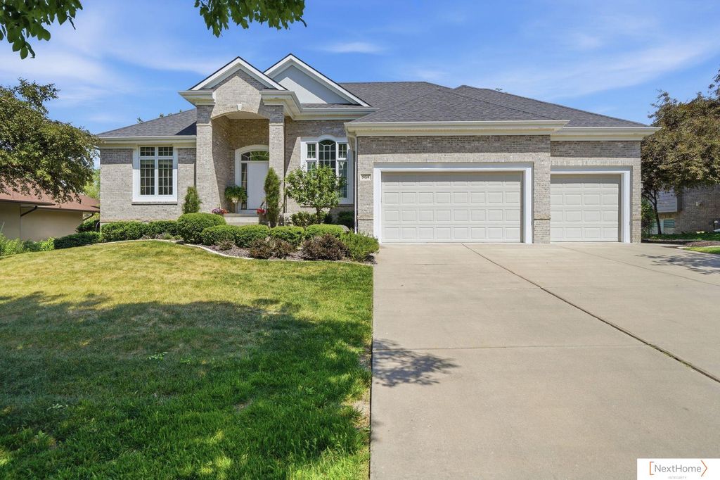 9014 Whispering Wind Road, Lincoln, NE 68512