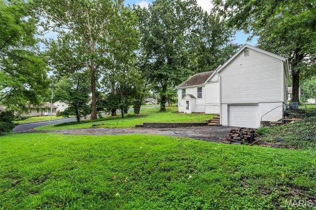 9103 Shelley Avenue, Overland, MO 63114