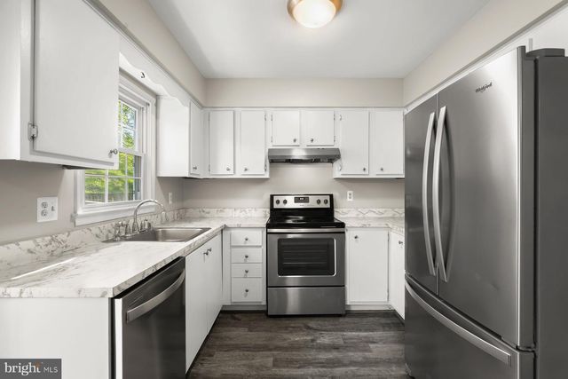 5827 RICHARDSON MEWS SQ, Halethorpe, MD 21227