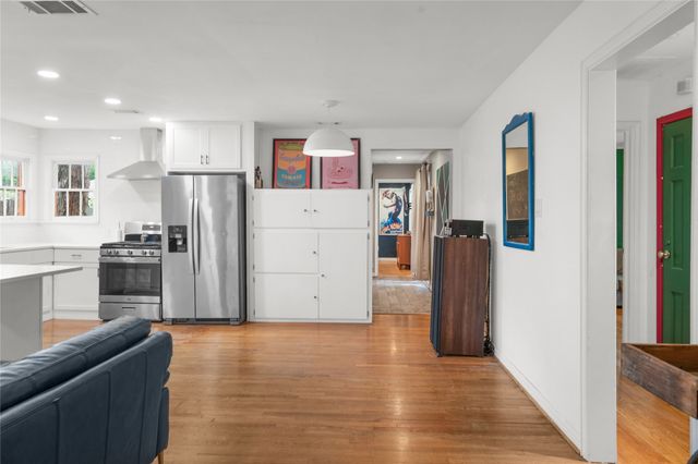 2219 Carnes Street, Dallas, TX 75208