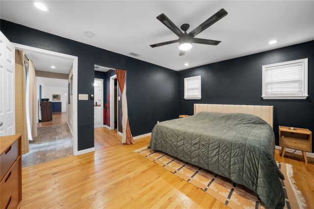 2219 Carnes Street, Dallas, TX 75208