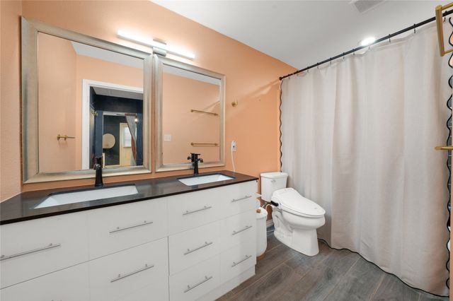 2219 Carnes Street, Dallas, TX 75208