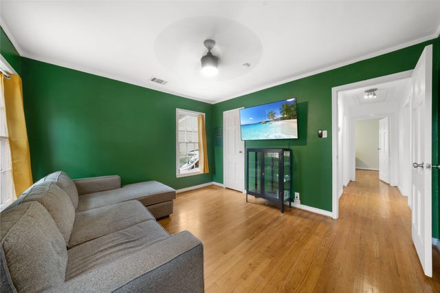 2219 Carnes Street, Dallas, TX 75208