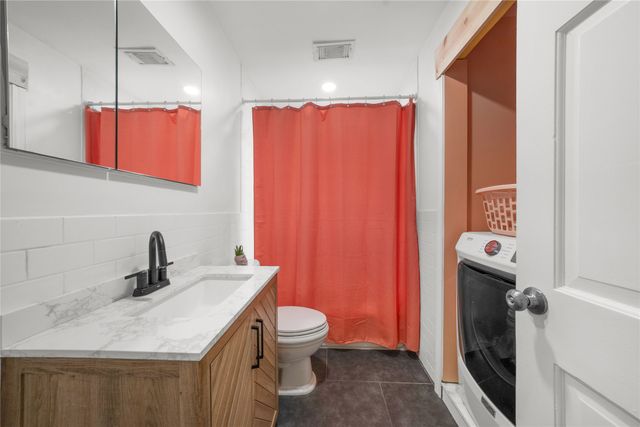 2219 Carnes Street, Dallas, TX 75208