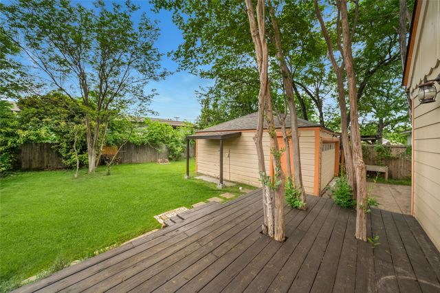 2219 Carnes Street, Dallas, TX 75208