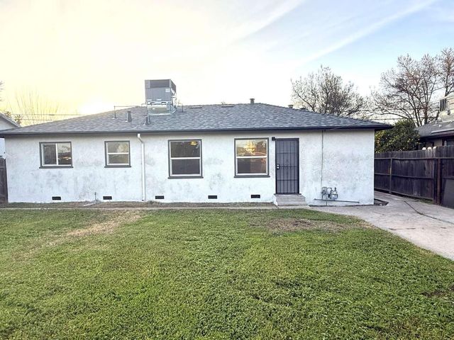 520 Colfax Ave, Modesto, CA 95354