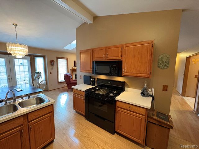 41365 FORTUNA DRIVE E, Clinton Charter Township, MI 48038