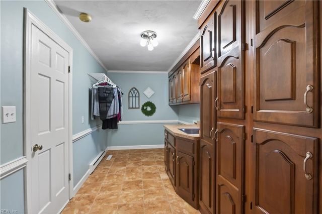 764 Largo DR, Virginia Beach, VA 23464