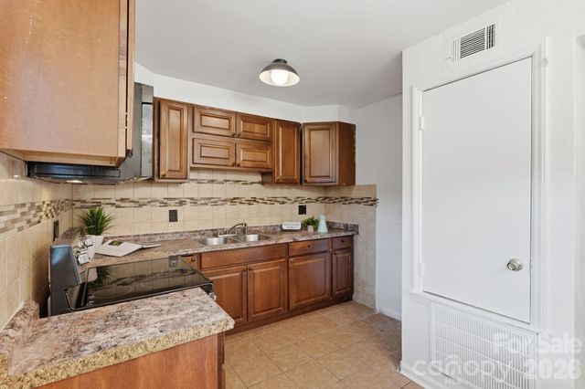 2220 Yorkhills Drive 2, Charlotte, NC 28217