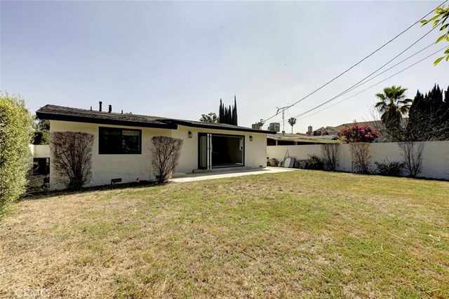 5515 Hermitage Avenue, Valley Village, CA 91607