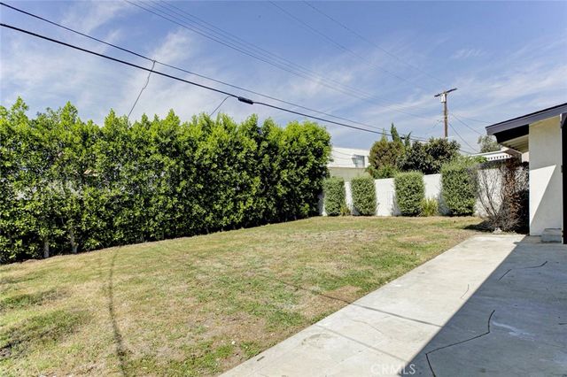 5515 Hermitage Avenue, Valley Village, CA 91607